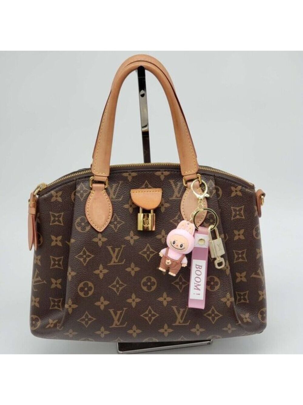 Louis Vuitton Gold Padlock Key 🔒 Authentic LV Charm + Unbranded Labubu Keychain - Picture 8 of 8